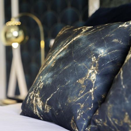Maevela Apartments - Ultra Lavish Luxury 2 Bed Apartment City Centre - With Balcony - Free Secure Parking - Ps4 & Smart Tv'S Birmingham Eksteriør bilde