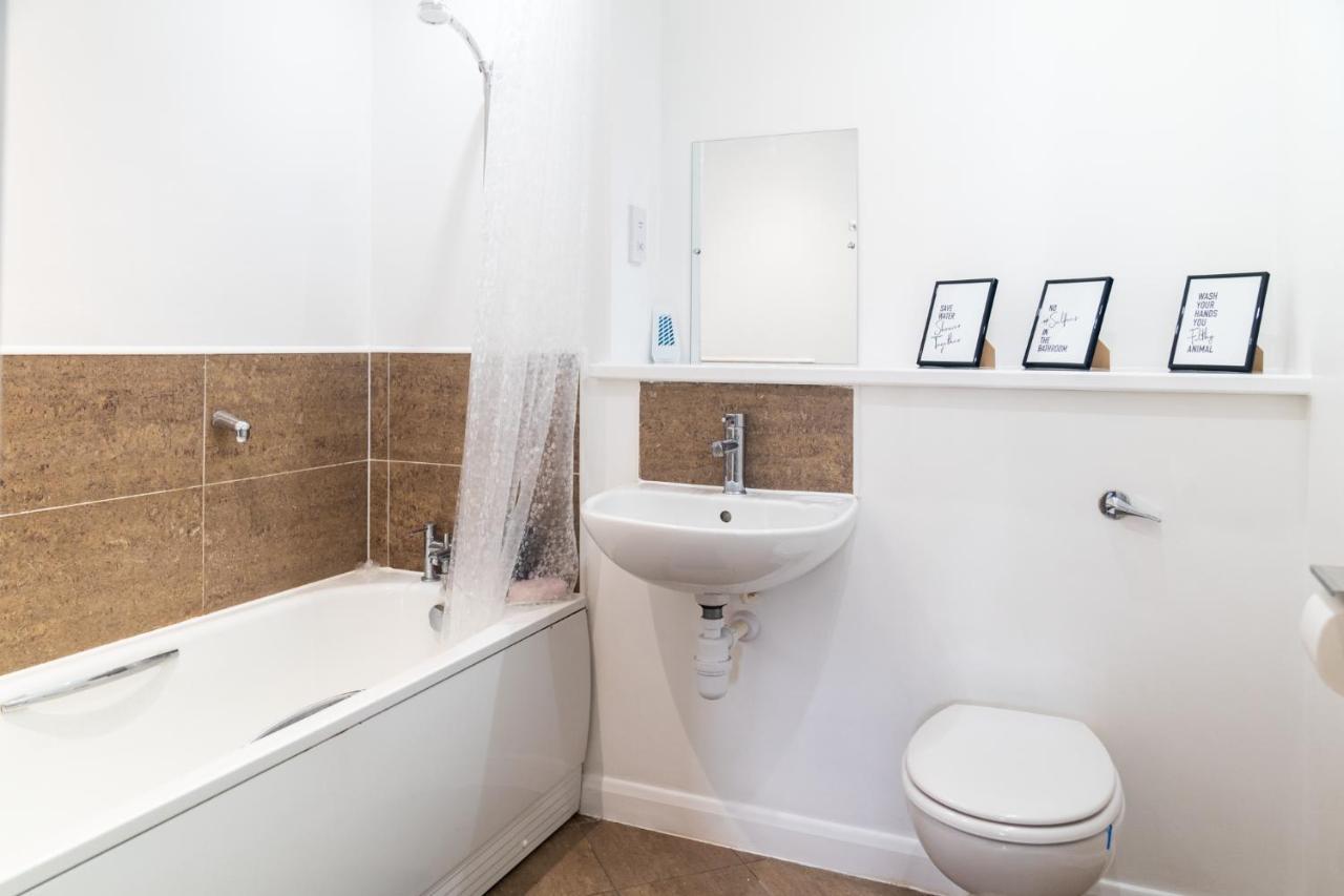 Maevela Apartments - Ultra Lavish Luxury 2 Bed Apartment City Centre - With Balcony - Free Secure Parking - Ps4 & Smart Tv'S Birmingham Eksteriør bilde